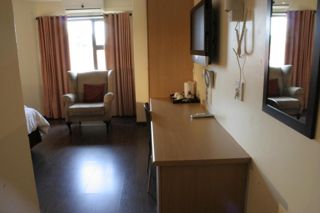 Europrime Boutique Hotel Boksburg Eksteriør bilde